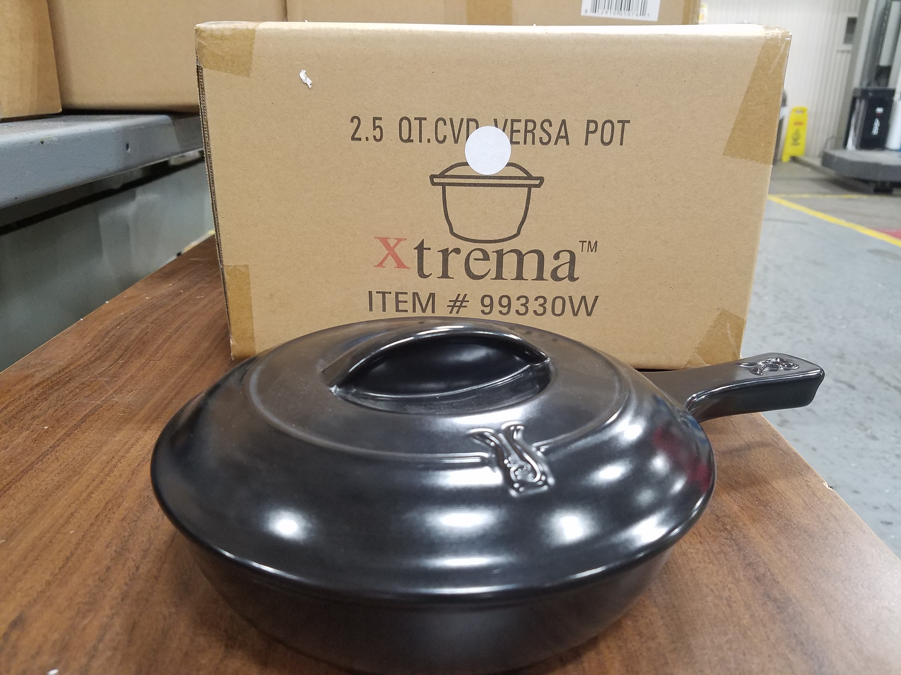 Xtrema 10.5 Qt. Versa 100% Ceramic Black Dutch Oven